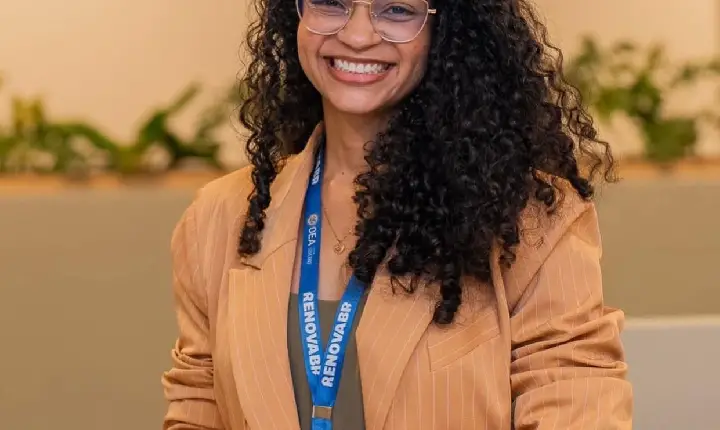 Após ter sofrido um grave acidente vereadora Luma Menezes recebe alta hospitalar