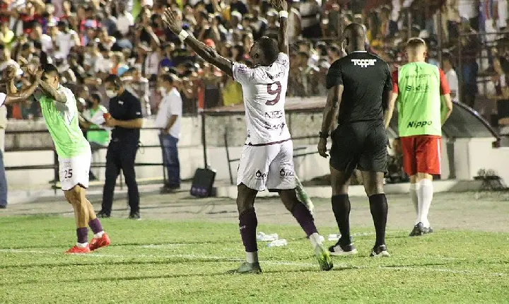 Atlético de Alagoinhas e Jacuipense farão a final do Campeonato Baiano
