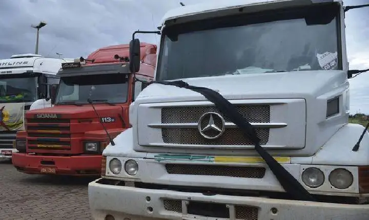 Auxílio caminhoneiro paga hoje R$ 2.000 a mais 140 mil motoristas