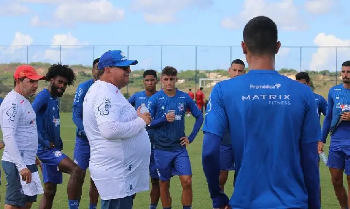 Bahia muda peças, mas defesa continua sendo dor de cabeça do time