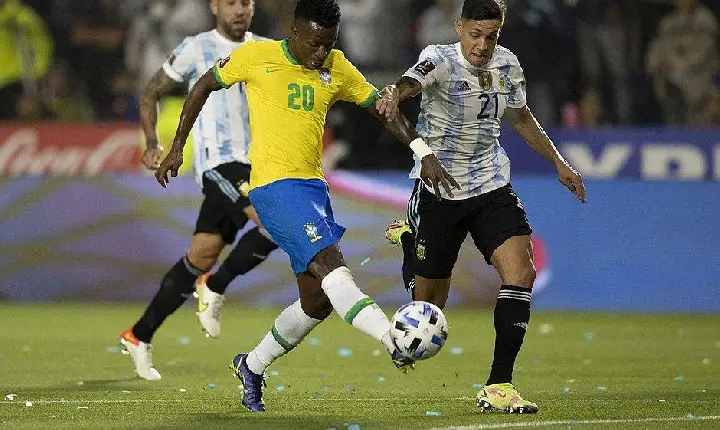 Brasil joga bem, empata com a Argentina e segue invicto nas Eliminatórias