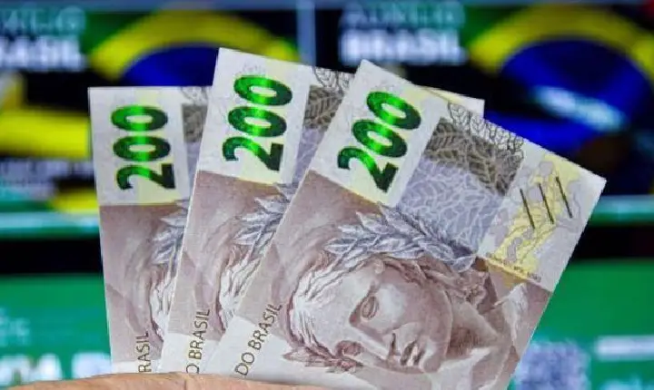 Caixa e 11 bancos começam a oferecer consignado do Auxílio Brasil
