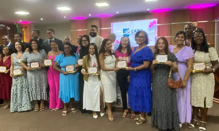 Câmara Municipal de Catu valoriza o papel da mulher em noite de homenagens.