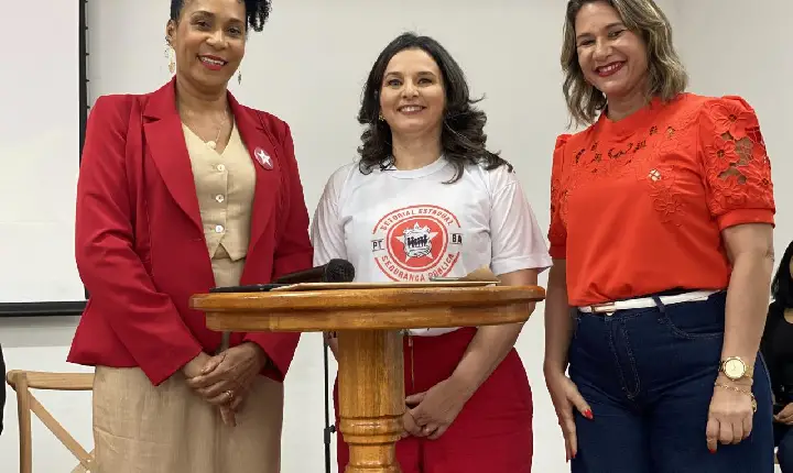 Carla Sandra, Hilmara Santana e Magnovanda Paim tomam posse como nova diretoria do PT em Catu
