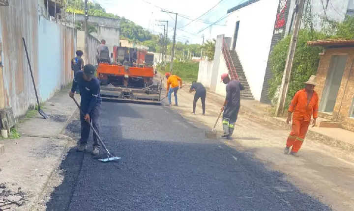 Catu: Asfalto chega no Loteamento Nágila Brito, uma conquista esperada pelos moradores