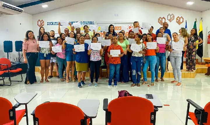Catu: Secretaria de Assistência Social entregou certificados de conclusão de curso aos munícipes