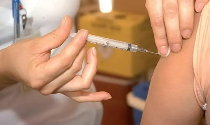 Catu: Secretaria de Saúde inicia 4ª dose para maiores de 35 anos