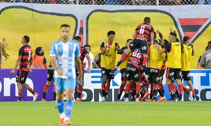 Com apoio da torcida, Vitória vence o Paysandu