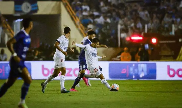 Copa do Nordeste: Bahia vence Confiança por 4 a 1 e encaminha título