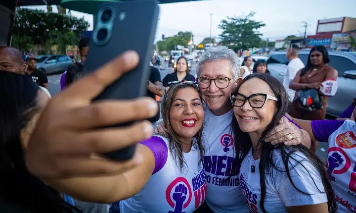 Deputada Ivoneide Caetano reúne milhares de pessoas em ato contra o feminicídio