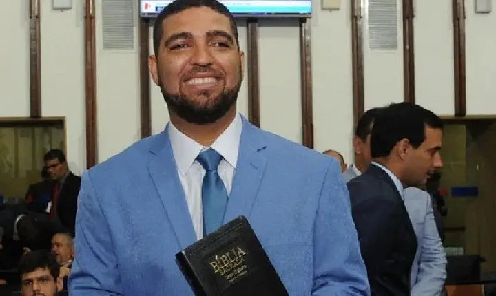 Deputado Isidório Filho morre após afogamento em praia de Madre de Deus