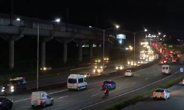 Fluxo é intenso na BR-324 e terminal rodoviário de Salvador antes do feriadão de Corpus Christi e São João