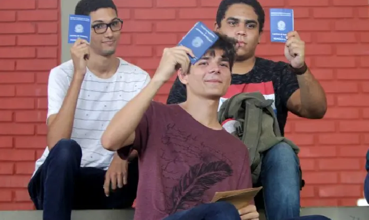 Governo baiano convoca 2 mil jovens para contratação pelo projeto Primeiro Emprego