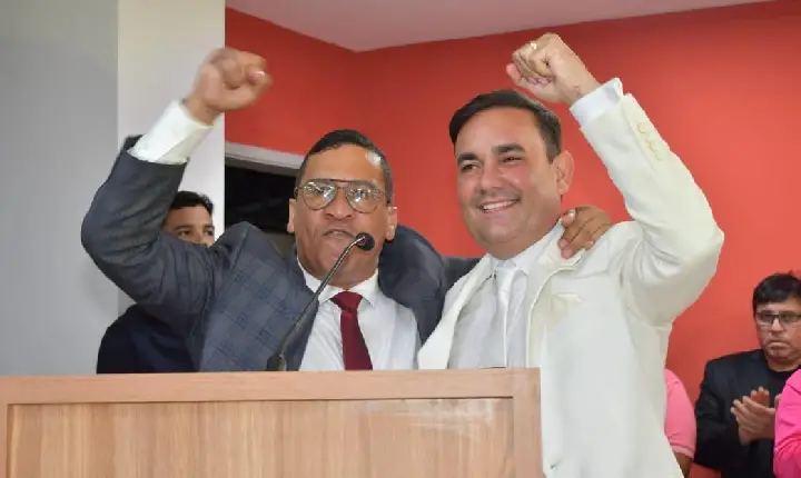 Gustavo Carmo toma posse como prefeito de Alagoinhas