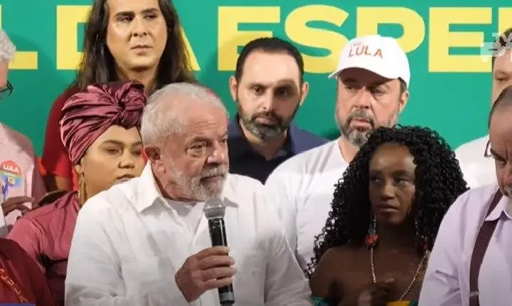 Lula faz piada com guerra na Ucrânia durante evento em Minas Gerais