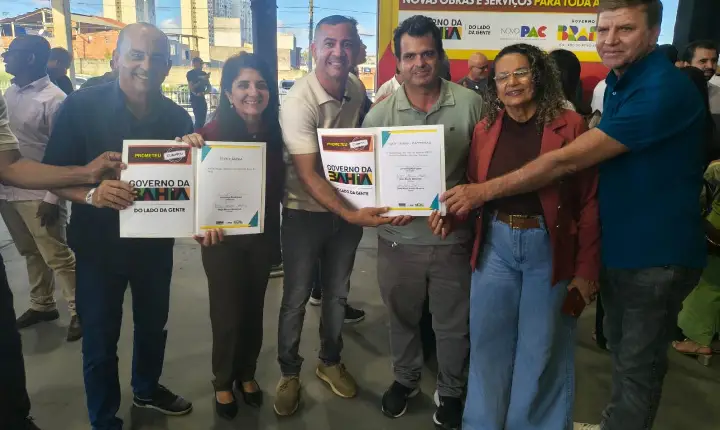 OS Prefeitos de Barrocas e Teofilândia comemoram nova ligação entre Barrocas e Teofilândia
