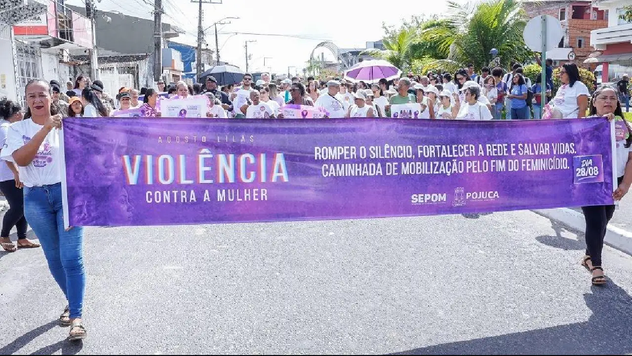 Pojuca se une em caminhada pelo fim da violência contra a mulher