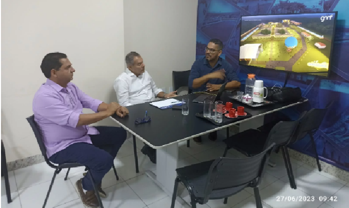 Prefeito Joaquim Neto participa de reunião para apresentação do projeto do Festival da Cerveja