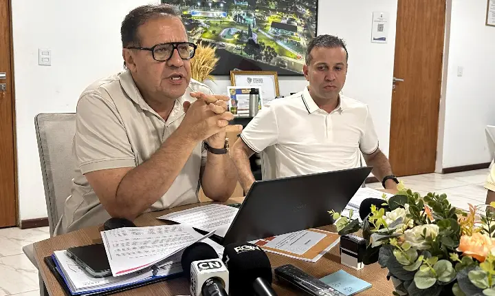 Prefeito Luizinho Trinchão promove coletiva de imprensa para apresentar programação do Arraiá do Juca 2026