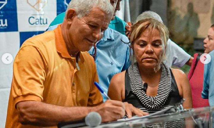 Prefeito Pequeno Sales assina ordem de serviço para construção de Praça no Alexandre Ferreira