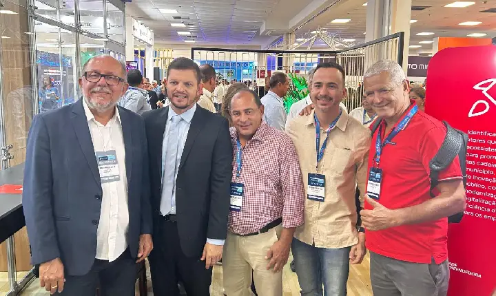 Prefeito Pequeno Sales participa de mais uma edição do Encontro de Prefeitos da da Bahia