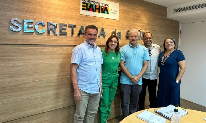 Prefeito Pequeno Sales vai a Secretaria do Estado em busca de investimentos e melhorias para a Saúde do município