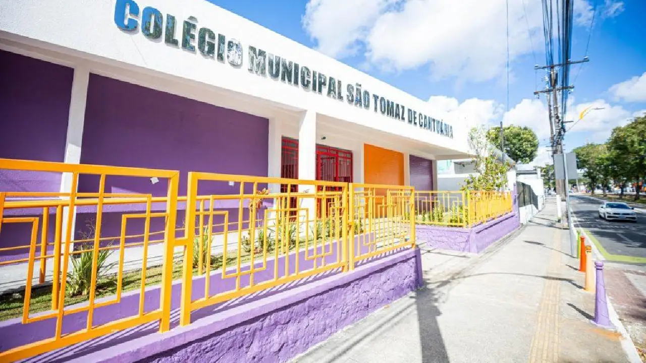 Prefeitura de Camaçari entrega primeira etapa das melhorias do Colégio Municipal São Tomaz de Cantuária