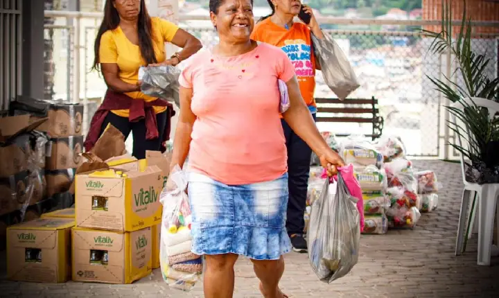 Prefeitura de Catu distribuiu mais de 5 mil cestas da Semana santa para famílias carentes
