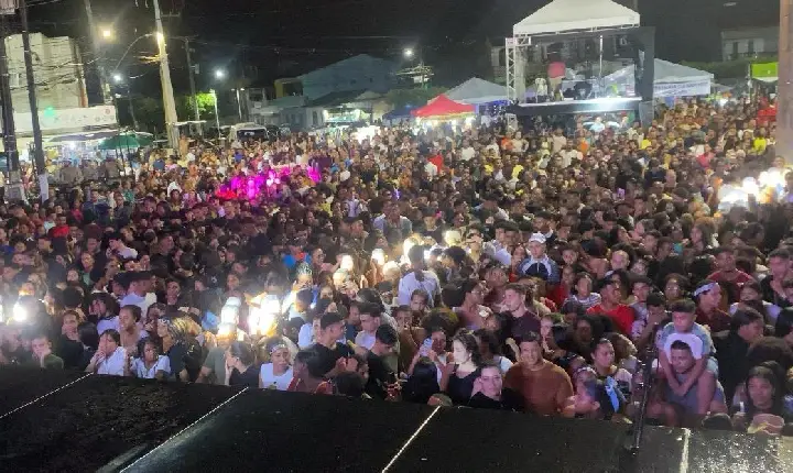 Primeira noite da Semana da Cultura Evangélica de Catu reúne multidão e grandes nomes da música gospel