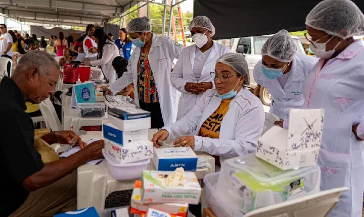 Projeto “De Cara com a Gestão” Estreita Vínculos entre Comunidade e Administração Municipal na Praça da Aruanha