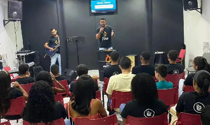 Rede Fire da Igreja Batista Central de Catu: Encontro de jovens e adoração