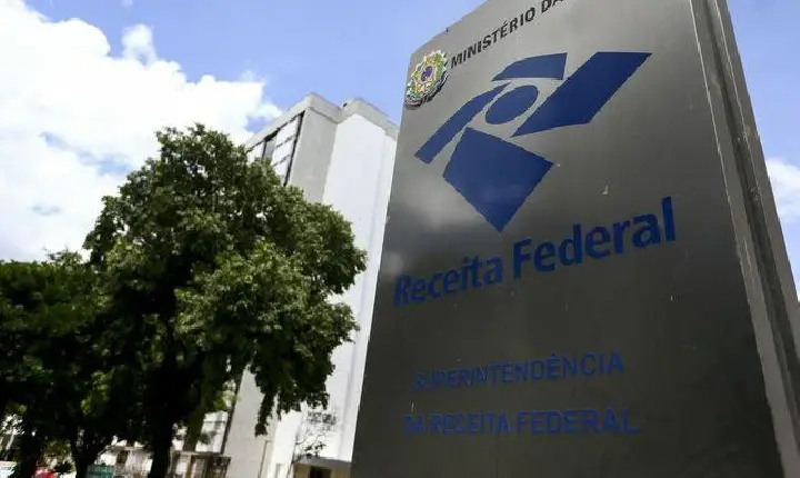 Reforma tributária não muda de imediato a cobrança de impostos, diz especialista