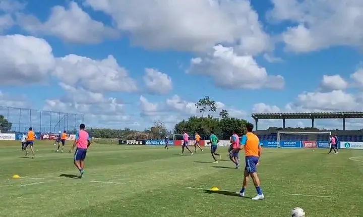 Sem Rodallega e com Marco Antônio, Bahia treina de olho no Vila Nova