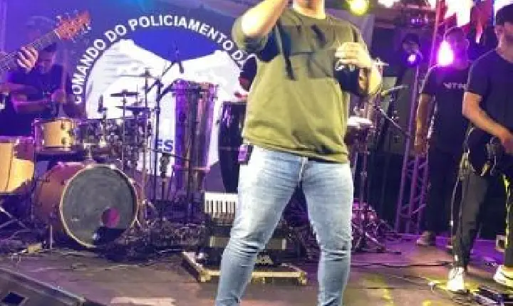 SHOW DA BANDA MENINA FORROZEIRA E VITINHO DO FORRÓ AGITA O FINAL DE SEMANA EM FEIRA DE SANTANA