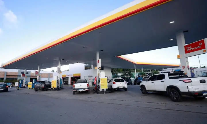 Vamos proteger os consumidores baianos do aumento nos combustíveis; diz Governador Jerônimo Rodrigues
