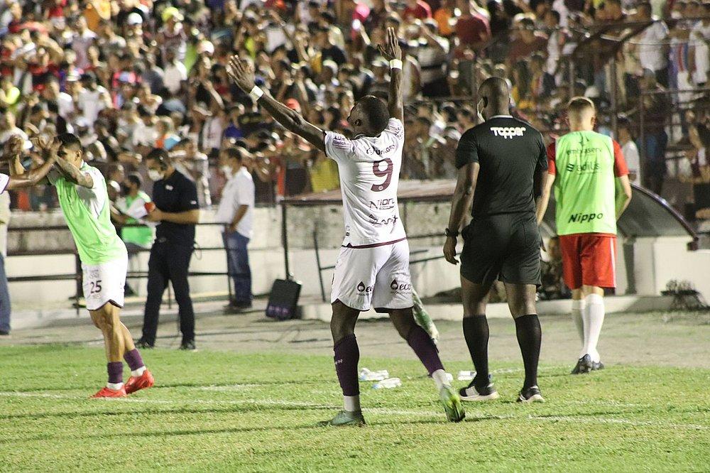 Atlético de Alagoinhas e Jacuipense farão a final do Campeonato Baiano