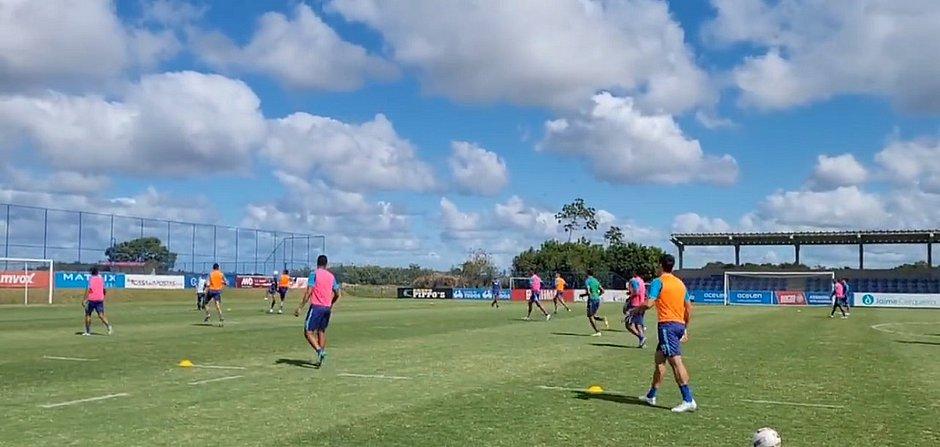 Sem Rodallega e com Marco Antônio, Bahia treina de olho no Vila Nova