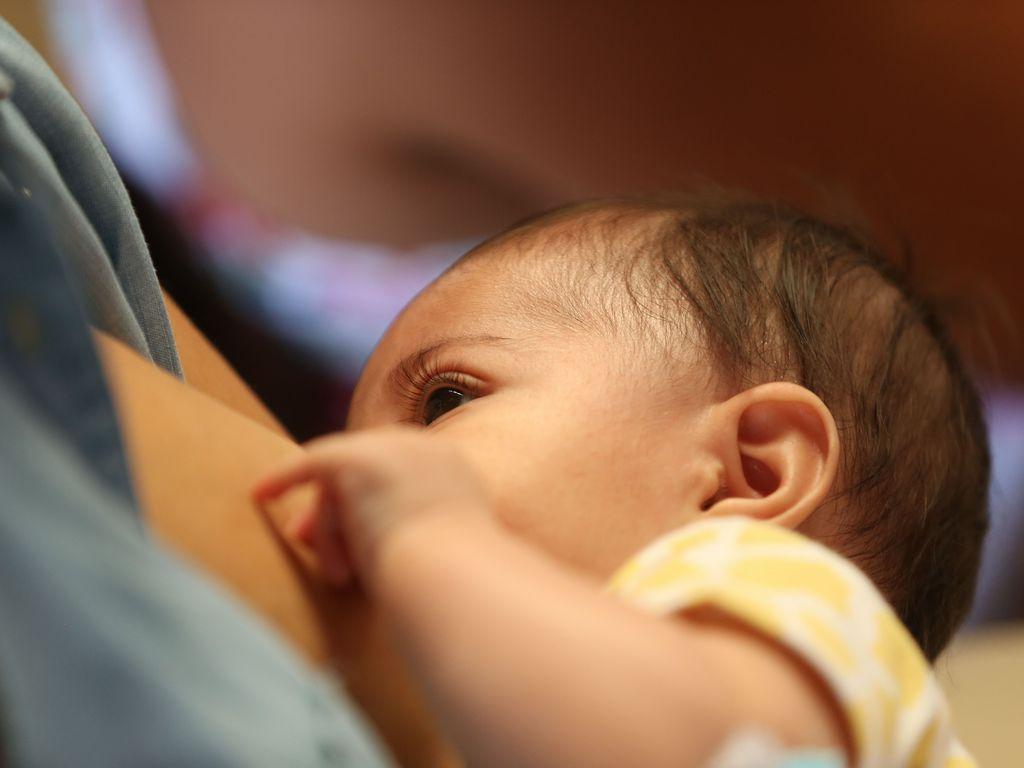 Amamentação pode reduzir o risco de câncer de mama