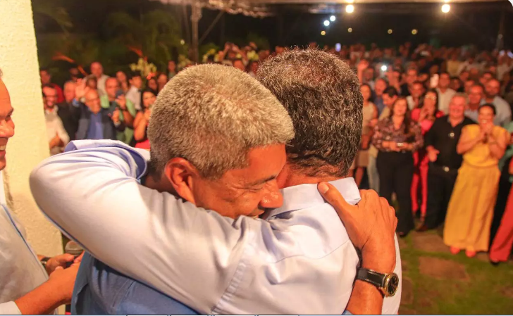Em encontro com prefeitos, Rui celebra eleição de Jerônimo