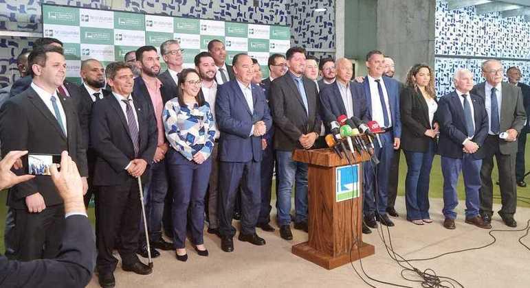 Podemos anuncia incorporação do PSC; bancada terá 18 deputados e 7 senadores