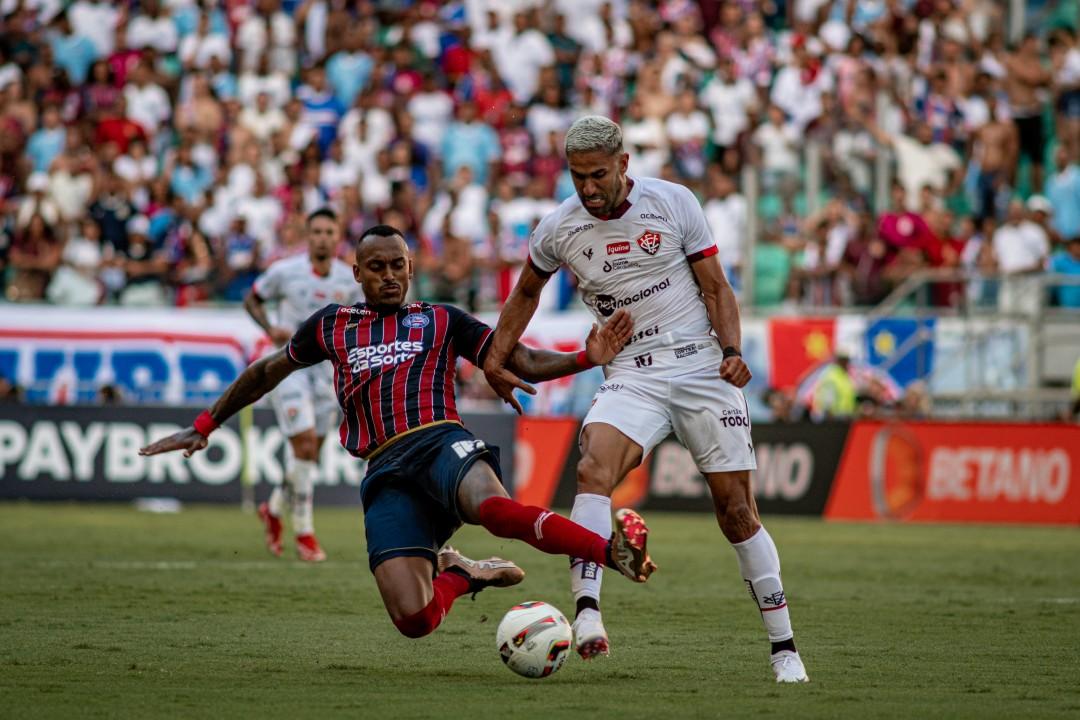 Bahia vence Ba-Vi e assume liderança do Baianão