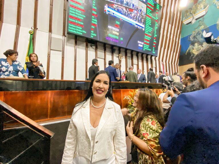 Alagoinhas: Ludmilla Fiscina toma posse como Deputada Estadual