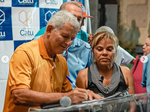 Prefeito Pequeno Sales assina ordem de serviço para construção de Praça no Alexandre Ferreira