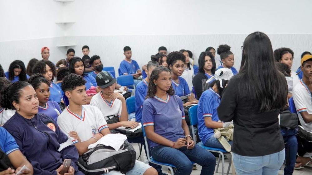 Catu: CMTT realiza palestra educativa no Colégio Isabel de Melo Góes