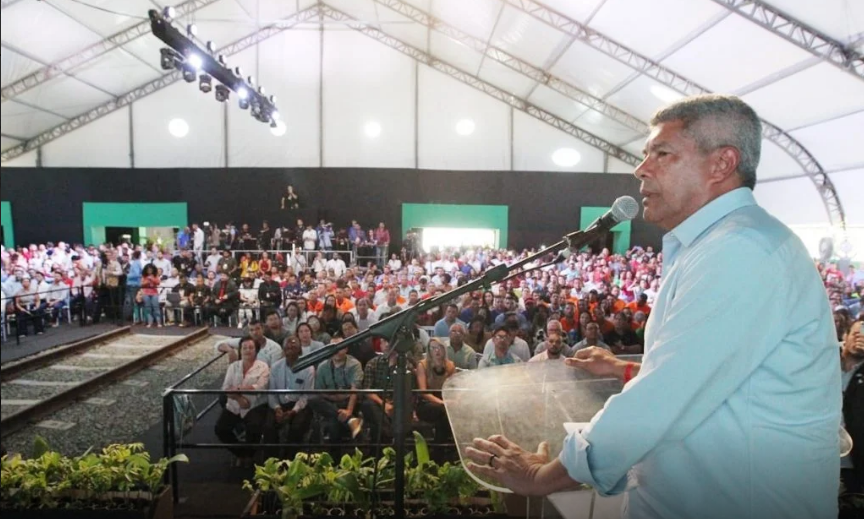 Jerônimo assina ordem de serviço para início das obras do novo trecho da Ferrovia de Integração Oeste-Leste