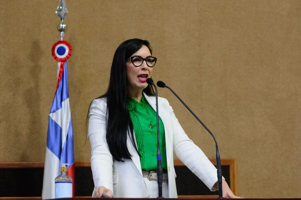 Deputada Ludmilla Fiscina quer aulas de capoeira no currículo das escolas públicas estaduais