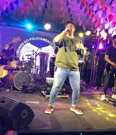 SHOW DA BANDA MENINA FORROZEIRA E VITINHO DO FORRÓ AGITA O FINAL DE SEMANA EM FEIRA DE SANTANA