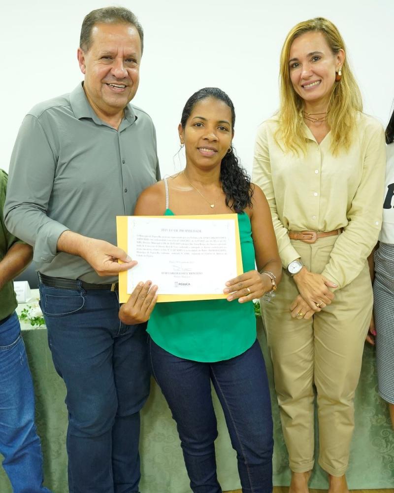 Prefeitura de Pojuca entrega 69 títulos de propriedade a moradores do bairro Nova Alfredo Leite