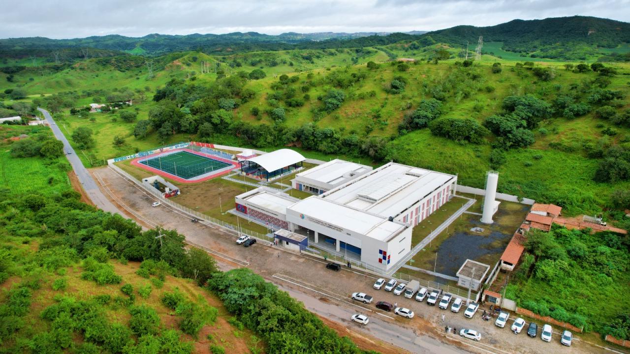 Governo do Estado inaugura nova escola de tempo integral e reforça estrutura de saúde em Antas