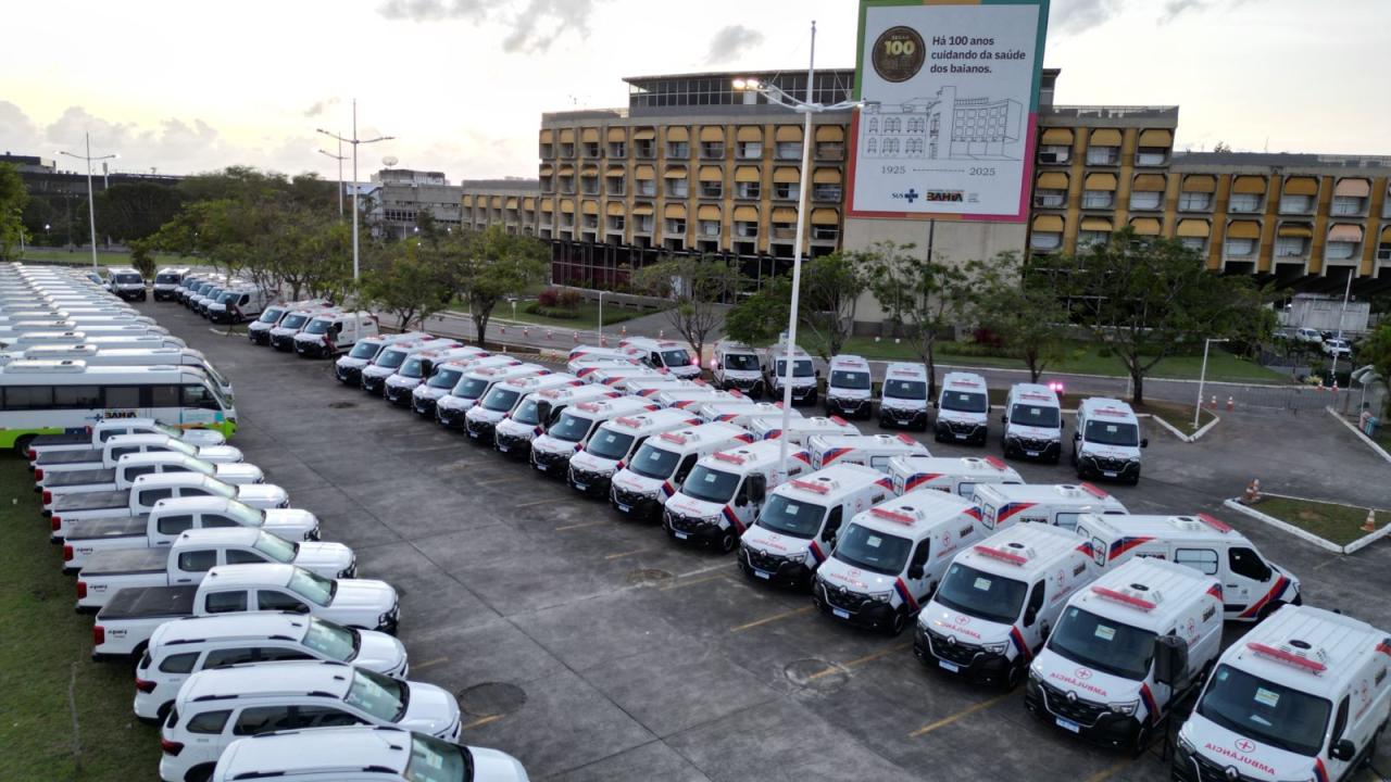 Jerônimo entregou mais de 80 veículos para os Consórcios de Saúde da Bahia nesta quarta (29), em Salvador